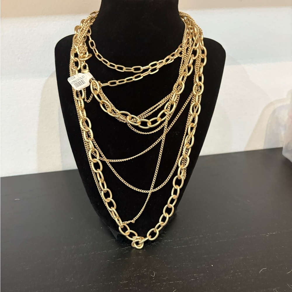 🔸NWT🔸Multi Strand Matte Gold Chain Necklace